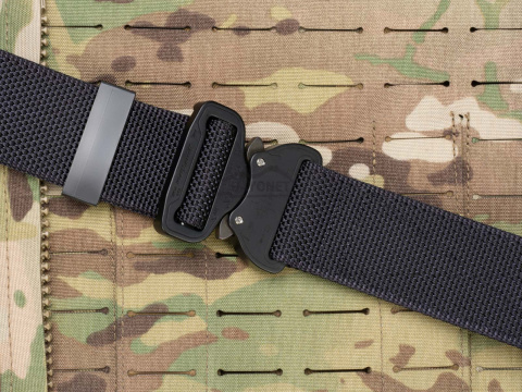 Pas średnio-sztywny COMBAT Czarny o szerokości 45mm klamra Cobra® 9kN matowa czarne uszka Rozmiar uniwersalny 70-120cm