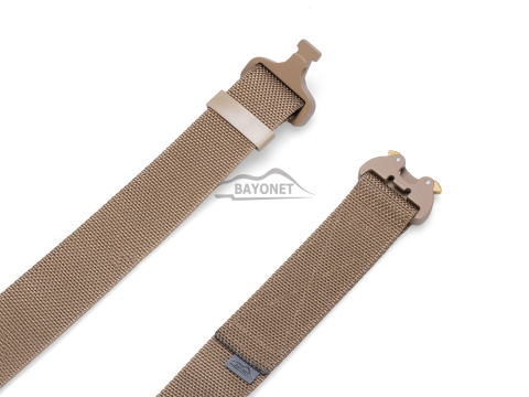 Pas średnio-sztywny COMBAT Coyote Brown o szerokości 45mm klamra Cobra® 9kN Rozmiar uniwersalny 70-120cm