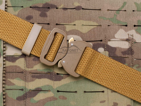 Pas średnio-sztywny COMBAT Coyote (Złoty) o szerokości 38mm klamra Cobra® 9kN Rozmiar uniwersalny 70-120cm